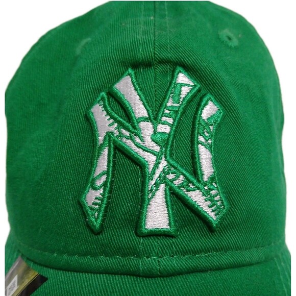 New Era 9TWENTY New York Yankees St. Patrick's Day Green Adjustable Hat Cap - Picture 2 of 7